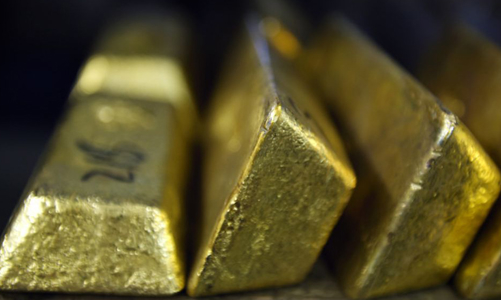 Vàng trượt giá, USD tự do lại vượt 23.900 đồng