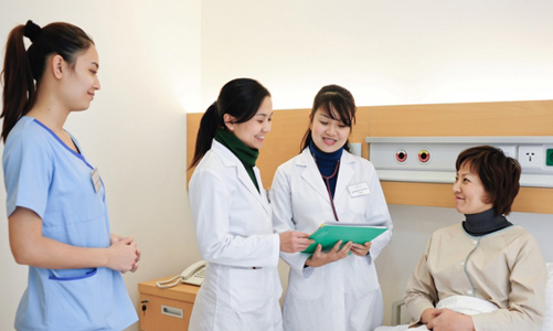 Nhật tuyển điều dưỡng, hộ lý Việt Nam, lương từ 30 triệu đồng