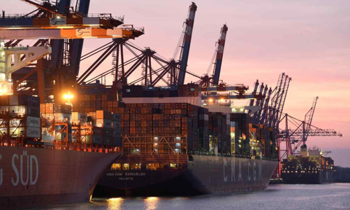 Sau sự cố kênh đào Suez, nguy cơ tắc 