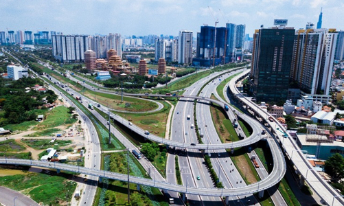 Tp.HCM cần đầu tư hạ tầng, đẩy mạnh chuyển đổi số để phát triển