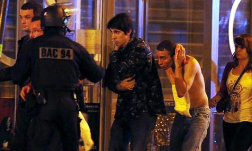 Khủng bố lớn tại Paris, ít nhất 128 người chết