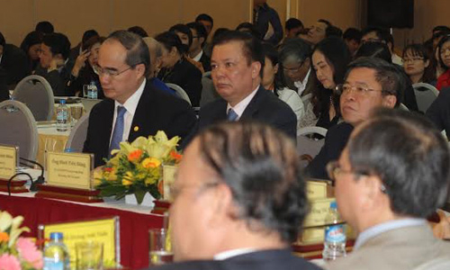 Không “bôi trơn”, nhiều doanh nghiệp vẫn sợ bị phân biệt đối xử