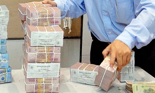 Áp lực bội chi tăng vọt vì thu ngân sách