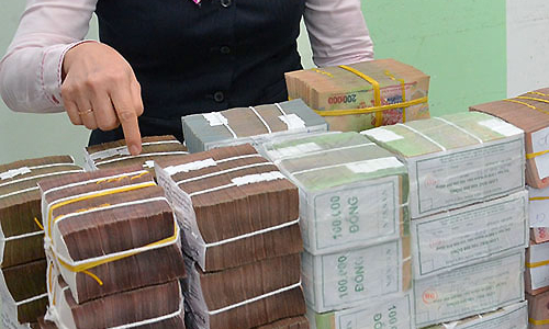 “Áp lực lên mặt bằng lãi suất là rất lớn”