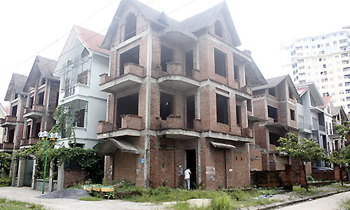 “Bất động sản đổ vỡ thì ai chịu trách nhiệm?”