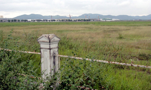 Nông dân thiếu đất, nhiều khu công nghiệp bỏ không