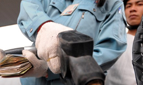 Điều hành giá xăng dầu: Tiến 3 thì lùi 1