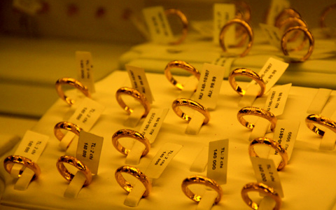 Vàng nữ trang 9999 “ngoài vòng pháp luật”?