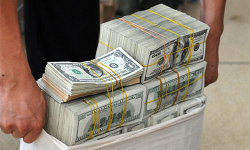 Từ lãi suất USD 0% đến kỷ lục 42 tỷ USD dự trữ ngoại hối