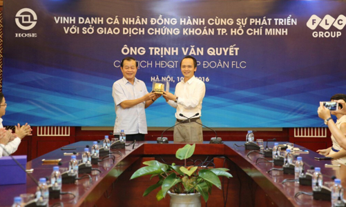 Sở Giao dịch Chứng khoán Tp.HCM vinh danh ông Trịnh Văn Quyết