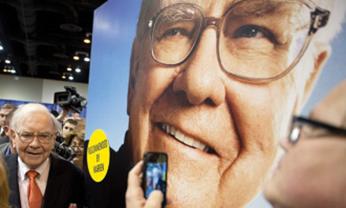 Bài học từ Buffett: Hãy nghi ngờ bản thân