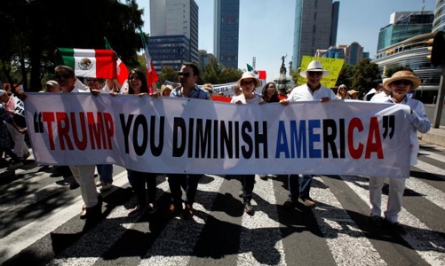 Người Mexico biểu tình rầm rộ phản đối Tổng thống Trump
