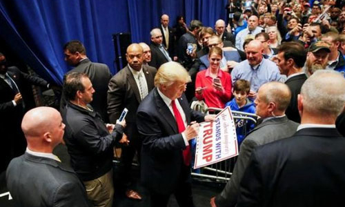 Bầu cử Mỹ: Trump lại thắng, Cruz bỏ cuộc