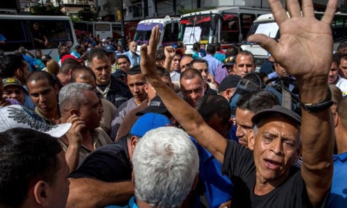 Thủ đô Venezuela tê liệt vì tài xế xe bus biểu tình