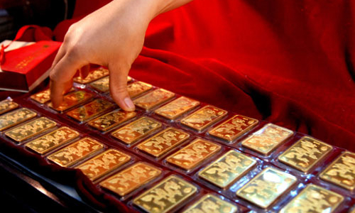 Cung hơn 2 tấn vàng, giá vàng “nội” vẫn hơn thế giới 4 triệu