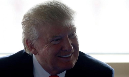 Tỷ lệ ủng hộ Trump bất ngờ vượt Clinton