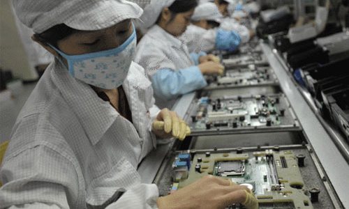 60.000 công nhân Foxconn được thay bằng robot