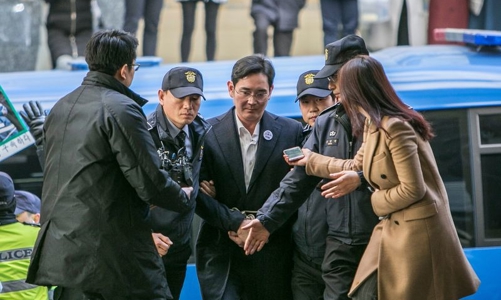 Người thừa kế Samsung điều hành công ty từ trong tù