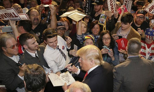 Đảng Cộng hòa cố níu chân Trump trước “Siêu thứ Ba”