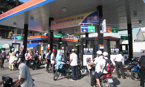 Tăng mức sử dụng quỹ bình ổn để giữ giá xăng dầu