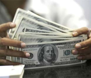 Giá vàng phục hồi, giá dầu còn 35 USD/thùng, giá USD tăng mạnh