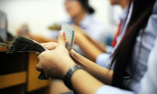 Hạ lãi suất, Việt Nam “nên thận trọng”