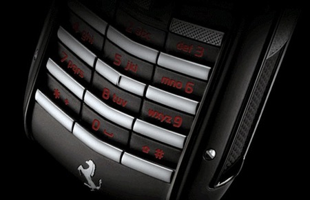 Nokia bán tháo Vertu vì túng... tiền?