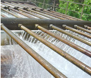 Hà Nội hoãn tăng giá nước sinh hoạt, vé xe buýt  