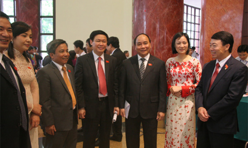 Chính phủ kiên trì quan điểm miễn thuế 