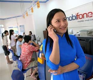 Lần đầu tiên cước di động MobiFone và VinaPhone thấp hơn Viettel
