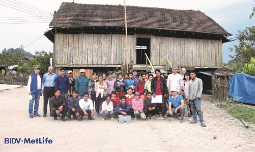 Quỹ MetLife hỗ trợ phụ nữ và hộ dân nghèo tỉnh Kon Tum