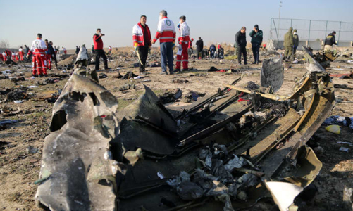 Các hãng hàng không đua nhau hủy chuyến, “né” không phận Iran và Iraq