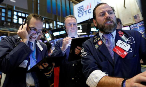 Cổ phiếu công nghệ đưa S&P 500 lần đầu vượt mốc 3.300 điểm