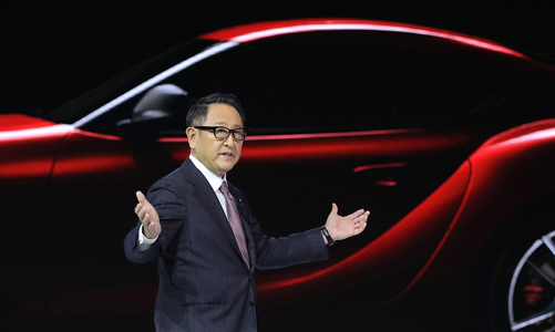 CEO Toyota ví Tesla như “nhà hàng chưa có món ăn”