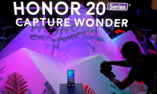 Huawei tính bán mảng smartphone giá rẻ lấy hơn 15 tỷ USD