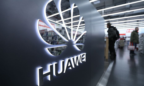 Từng ở “ngôi vương”, thị phần smartphone toàn cầu của Huawei có thể sụt còn 4%