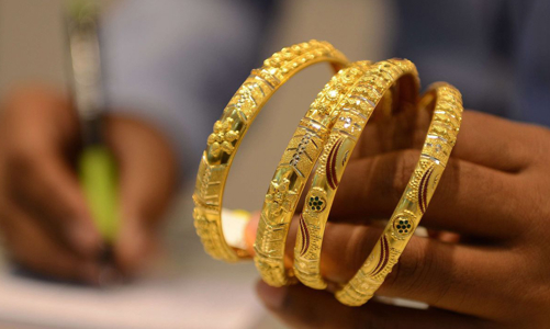 Cuối tuần, giá vàng lại lao dốc mạnh