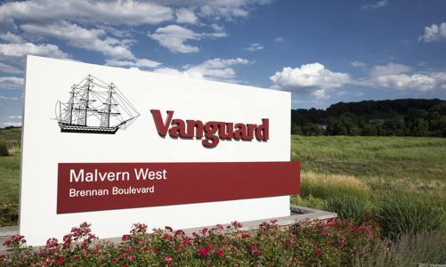 Quỹ cổ phiếu đầu tiên trên thế giới vượt ngưỡng 1 nghìn tỷ USD