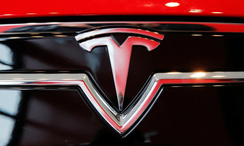 Cổ phiếu Tesla tuột khỏi mức kỷ lục trong ngày đầu gia nhập S&P 500