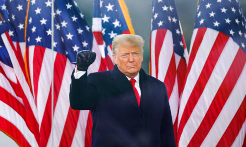 Twitter khóa vĩnh viễn tài khoản của ông Trump