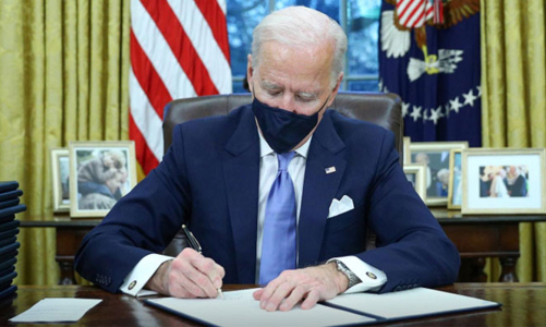 Ông Biden ký hàng loạt văn bản đảo ngược chính sách của ông Donald Trump