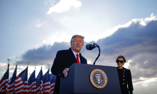 Chính thức rời Nhà Trắng, ông Trump tuyên bố “sẽ trở lại”