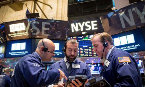Loạt dữ liệu tốt đưa chứng khoán Mỹ lên kỷ lục mới
