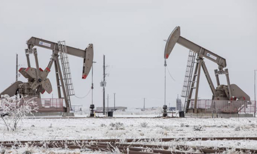 Giá dầu thế giới tăng mạnh, có dự báo lên 100 USD/thùng