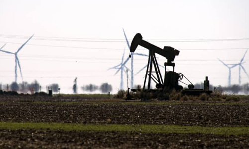 Giá dầu giữ gần đỉnh hơn 1 năm nhờ kỳ vọng vaccine