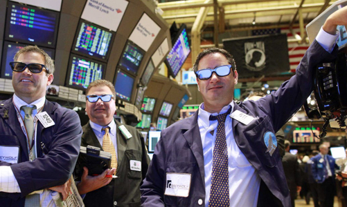 Mối lo lạm phát dịu đi, Dow Jones lập đỉnh cao lịch sử mới