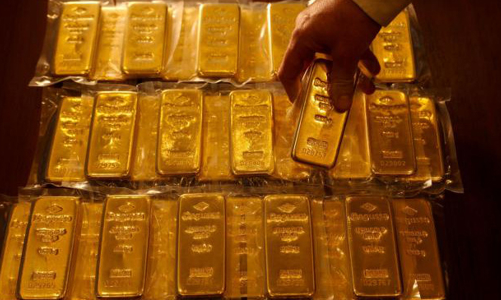 Vàng thế giới gãy mốc 1.700 USD/oz, rẻ hơn trong nước gần 9 triệu đồng/lượng