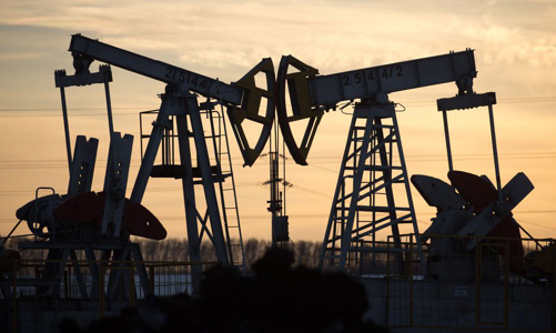 Giá dầu lập đỉnh mới sau báo cáo việc làm của Mỹ