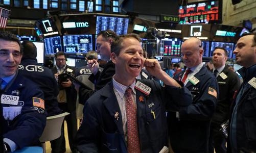 Đón loạt tin tốt, S&P 500 và Dow Jones cùng đóng cửa ở mức cao kỷ lục