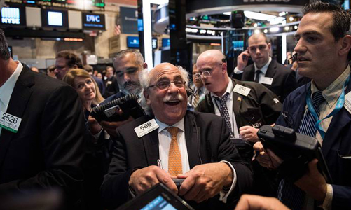 Nhiều tín hiệu kinh tế phục hồi, S&P 500 và Dow Jones liên tục phá đỉnh